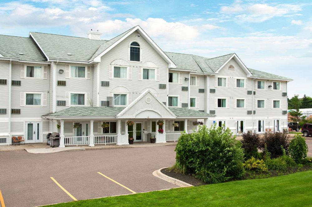 Travelodge Suites By Wyndham Moncton Exterior photo